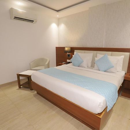 Nh Skye Suites Nueva Delhi Exterior foto