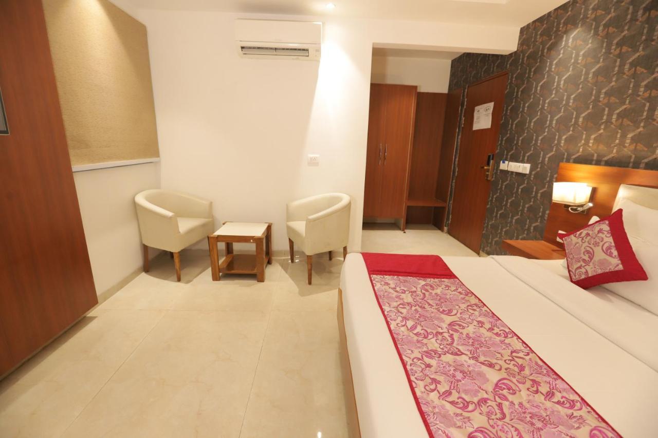 Nh Skye Suites Nueva Delhi Exterior foto
