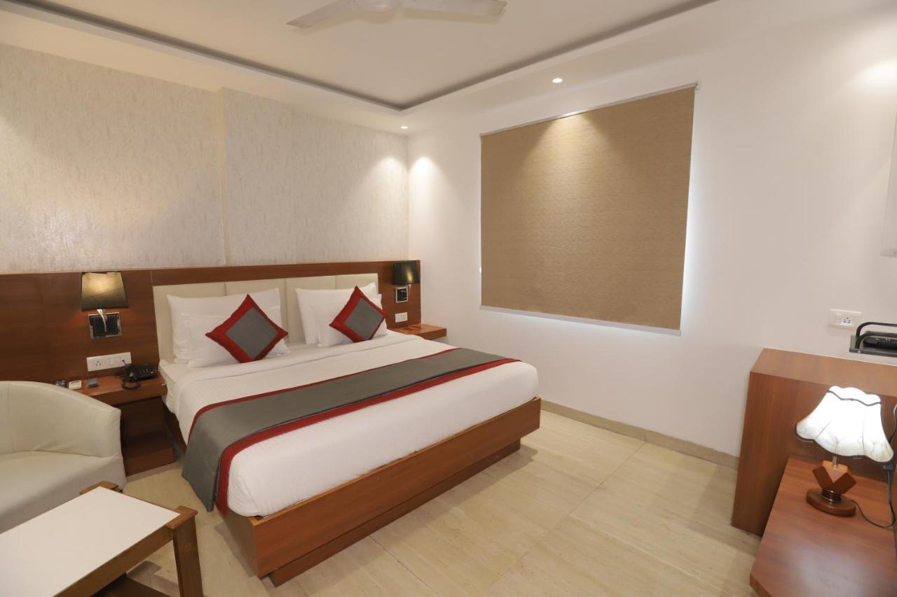 Nh Skye Suites Nueva Delhi Exterior foto