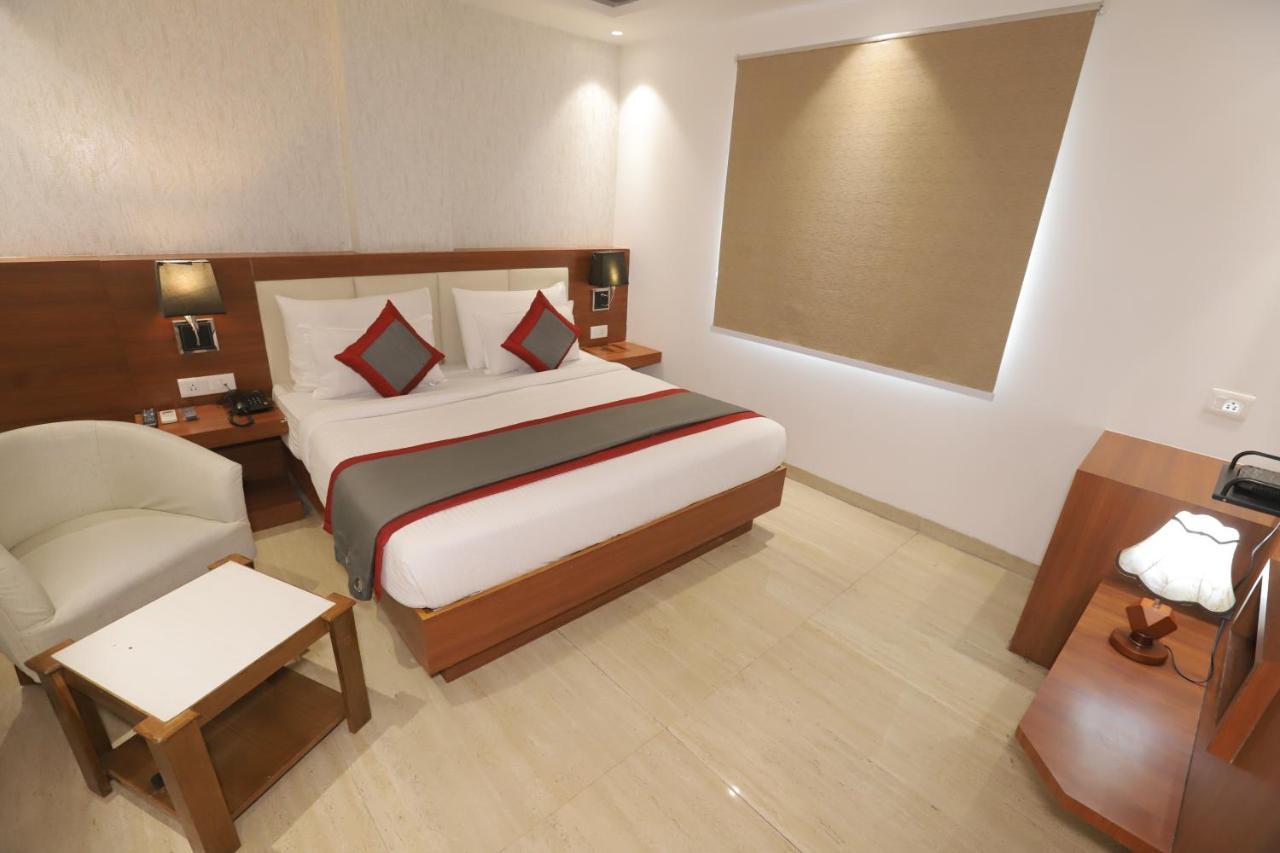 Nh Skye Suites Nueva Delhi Exterior foto