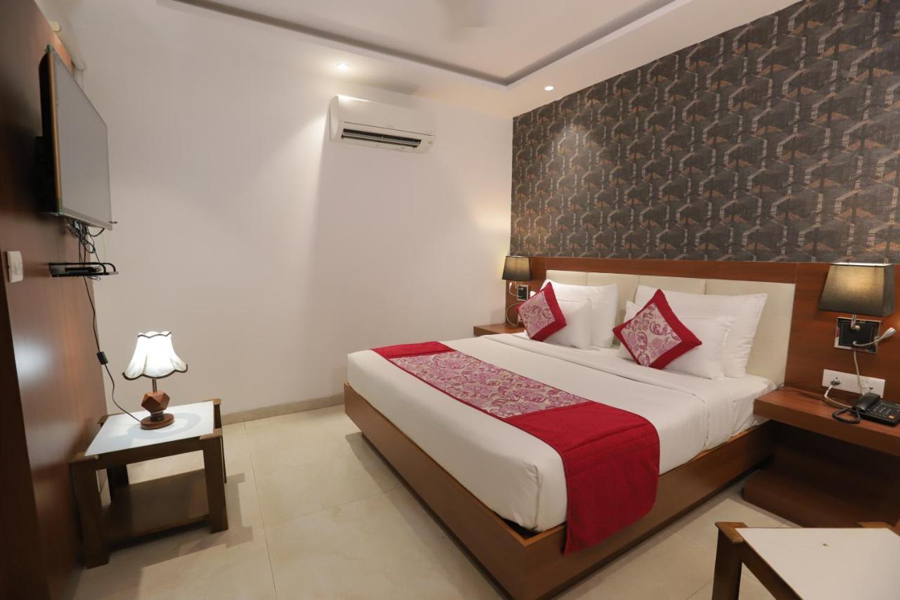 Nh Skye Suites Nueva Delhi Exterior foto