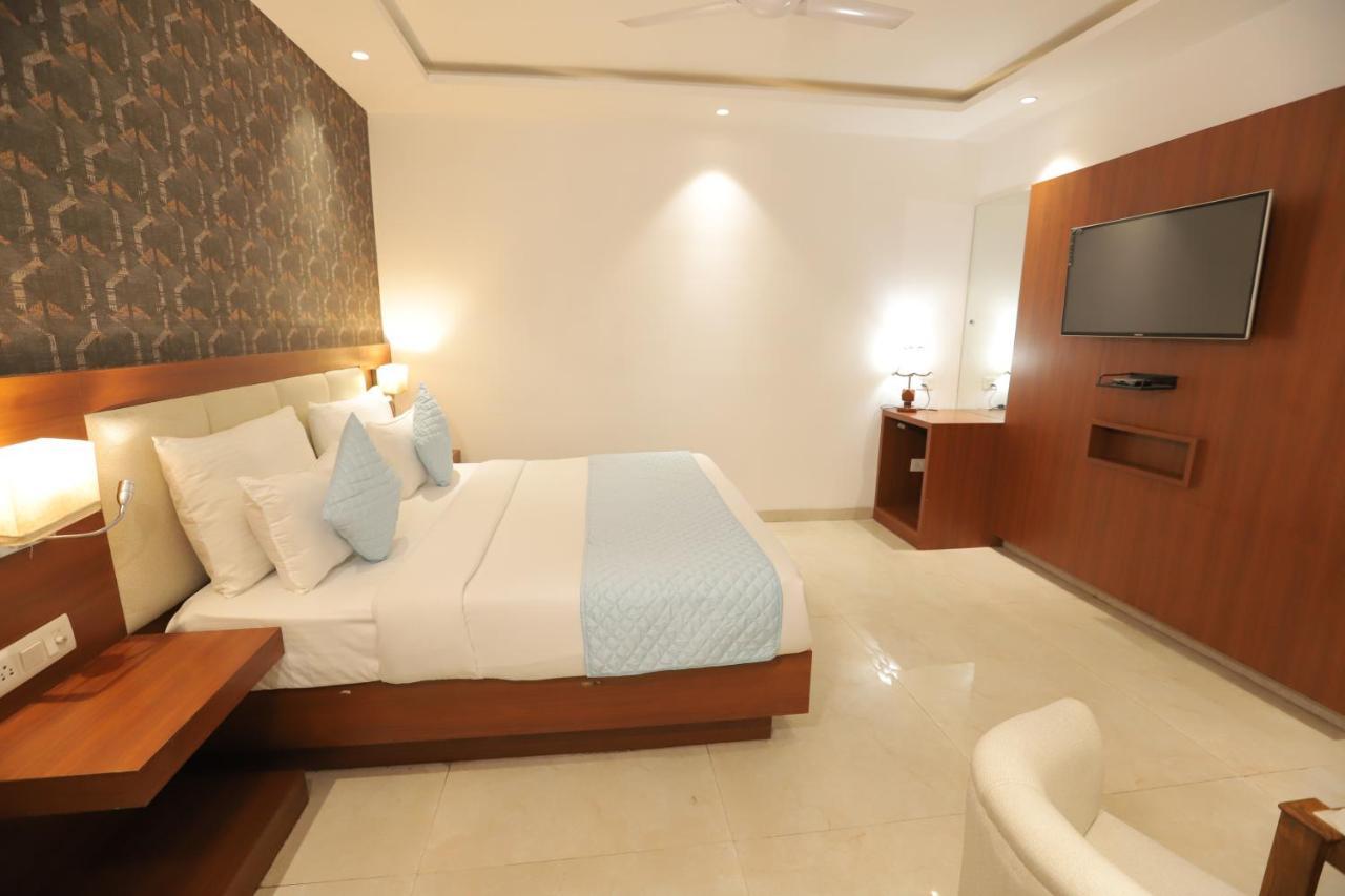 Nh Skye Suites Nueva Delhi Exterior foto